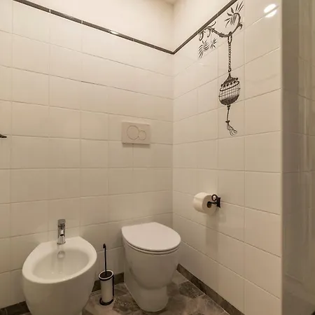 Guesthost - Palazzo Altieri Elegant Daire Roma