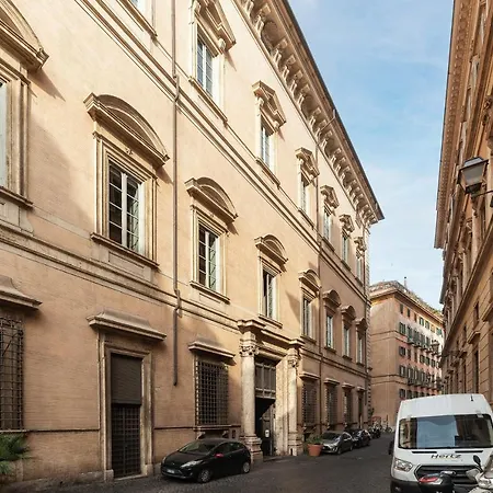 Guesthost - Palazzo Altieri Elegant Daire *