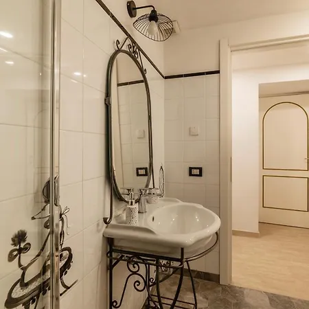 Guesthost - Palazzo Altieri Elegant * Roma