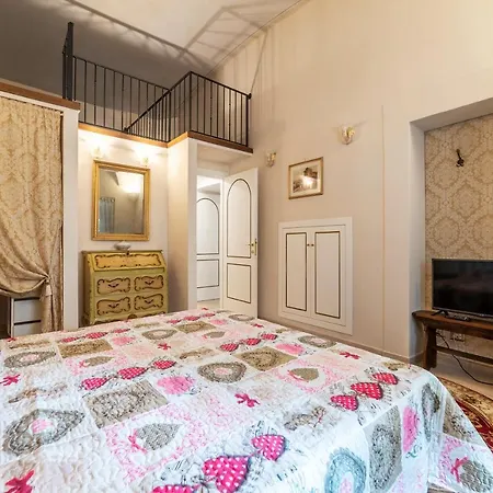 Guesthost - Palazzo Altieri Elegant
